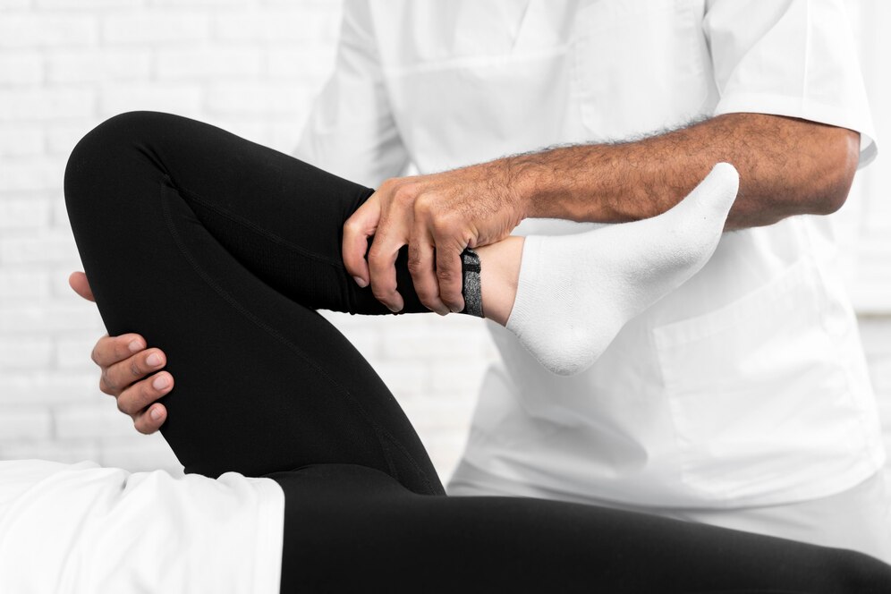 Knee Pain & Injuries: Symptoms, Causes, Treatment in Winter Garden 2 Knee Pain & Injuries: Symptoms, Causes, Treatment in Winter Garden