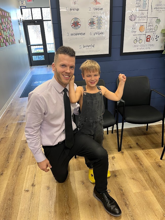 When Should a Child See a Chiropractor? Common Signs Parents Miss 1 When Should a Child See a Chiropractor? Common Signs Parents Miss
