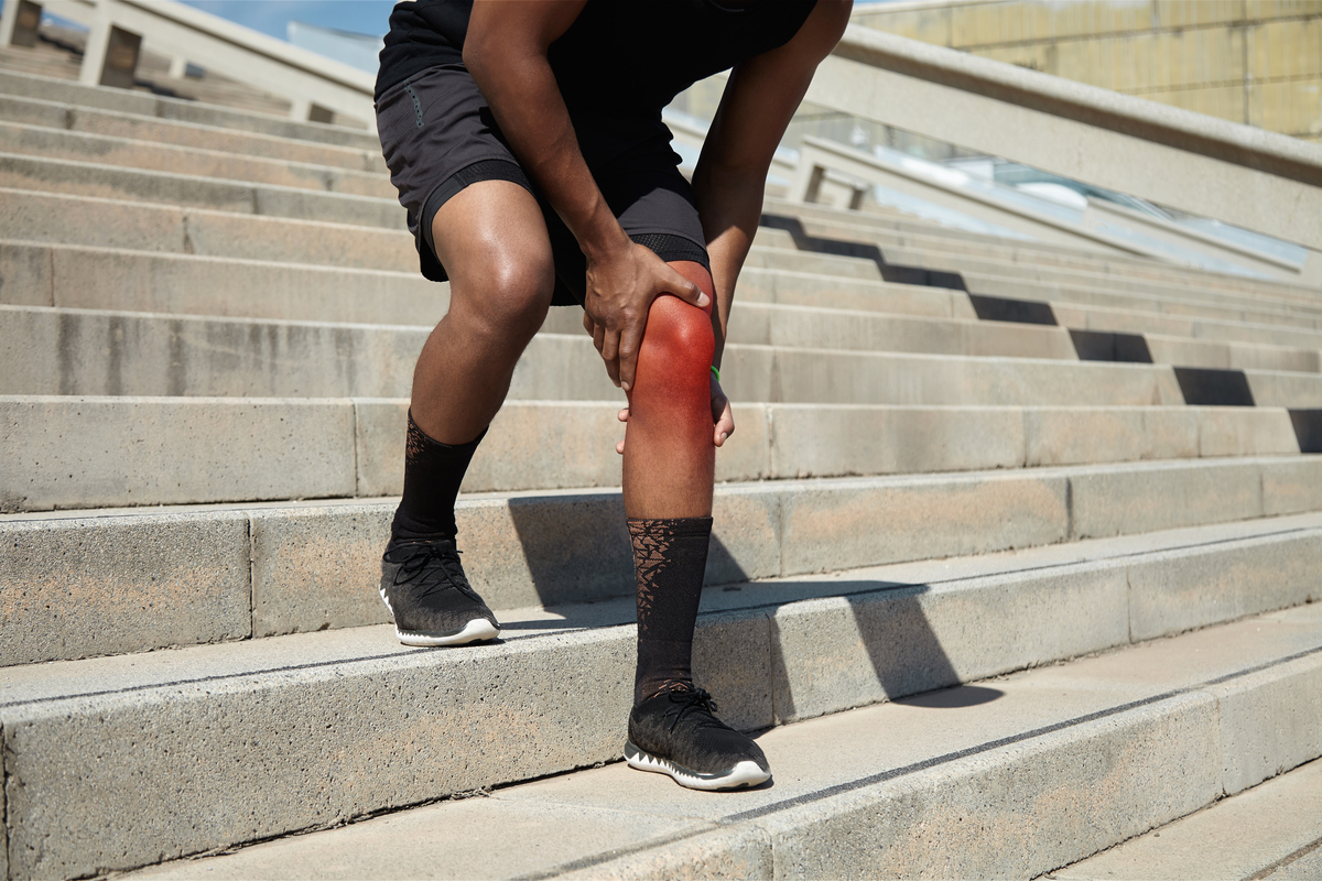 Top Daily Habits That Are Secretly Making Your Knee Pain Worse 1 Top Daily Habits That Are Secretly Making Your Knee Pain Worse